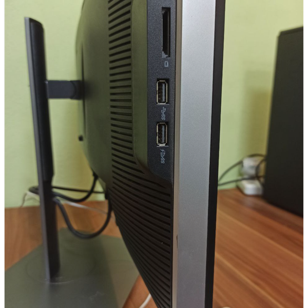 مانیتور 24 اینچ دل مدل Dell u2413f استوک