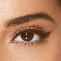 خط چشم قهوه ای مک