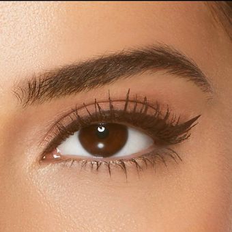 خط چشم قهوه ای مک