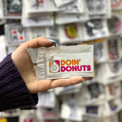 استیکر PVC طرح DOIN' DONUTS