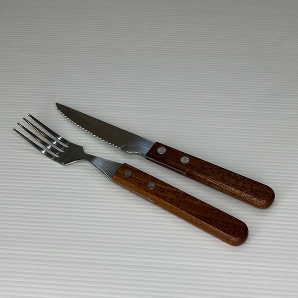 چنگال دسته چوبی