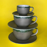 فنجان قهوه طوسی لبه زمردی