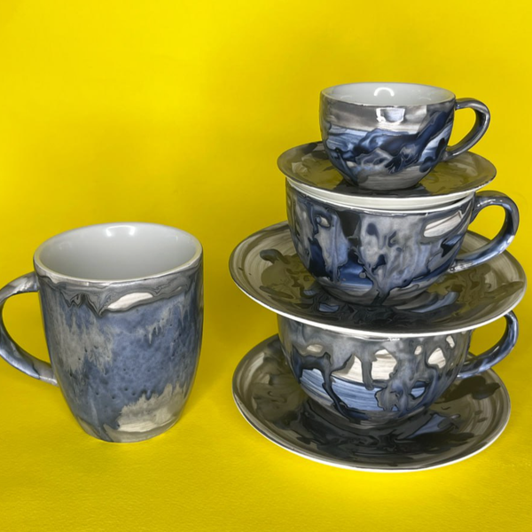 فنجان قهوه ابر و بادی