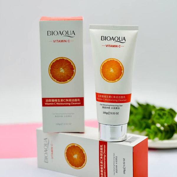 فوم شستوشوی صورت ویتامین C | روشنکننده، پاککننده عمیق و شادابکننده پوست