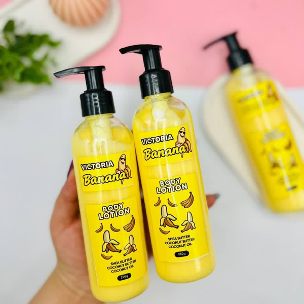لوسیون بدن موزی با عصاره طبیعی موز - نرم کننده و آبرسان پوست