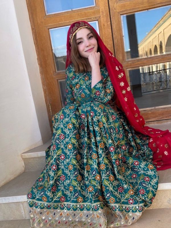 لباس محلی آینه کاری سبک چنارین طرح گل