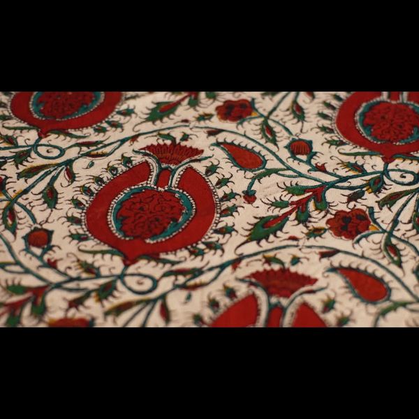 سفره قلمکار طرح گل انار