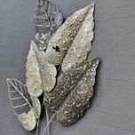 دیوارکوب برگ کشیده فلزی