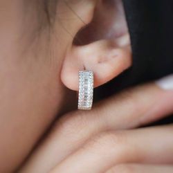 گوشواره نقره حلقه ای نگین دار