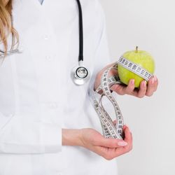 خدمات رژیم درمانی در لاغری ماهانه پیگیری هفتگی+