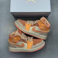 کفش کتونی زنانه ایر جردن 1 Apricot Orange