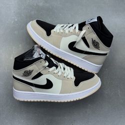 کفش کتونی زنانه ایر جردن 1 Beige Black