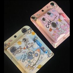 دفترچه دکمه‌دار فضانورد فانتزی با خودکار کوچک