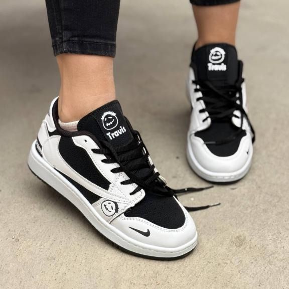 کتونی نایک ترویس