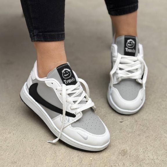 کتونی نایک ترویس