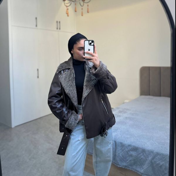 کت چرم قهوه ای داخل تدی