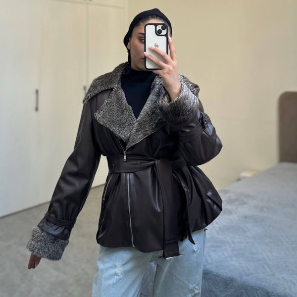 کت چرم قهوه ای داخل تدی