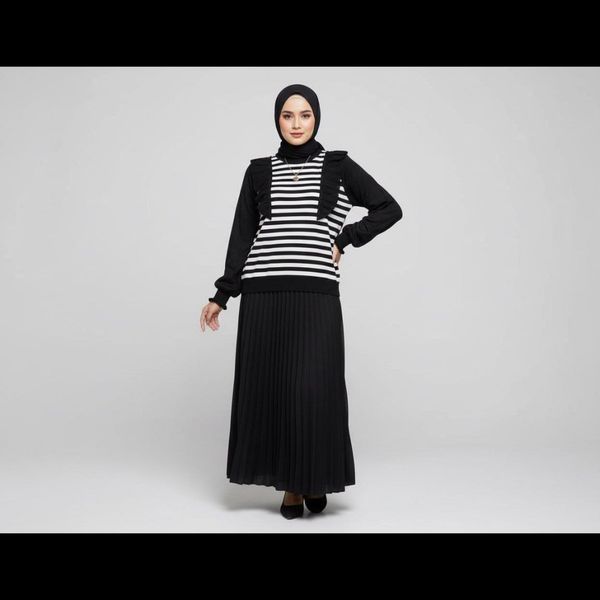 بلوز مشکی راه راه