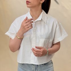 شومیز کراپ سفید نخی زنانه دکمه مخفی مدل آستین پاکتی