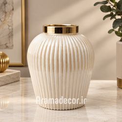 گلدان شیشه‌ای ارکیده