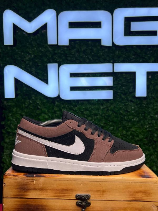 کتونی NIKE AIR JORDANمشکی قهوه ای