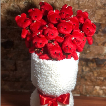 دسته گل خرسی مدل بوکت تدی رنگ قرمز