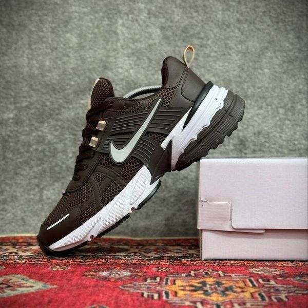 کفش نایک مدل V2K ران رنگ قهوه‌ای