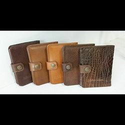 کارت ومدارکی دکمه دار