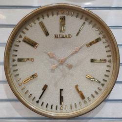 ساعت دیواری طلایی اعداد انگلیسی کشیده