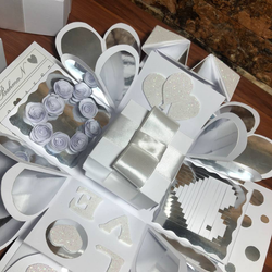 جعبه سوپرایز سفید نقره ای کد 99