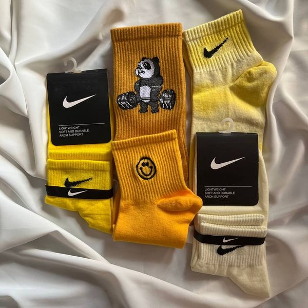 جوراب های زرد بلک فرایدی