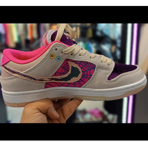 کفش nike sb dunk low pro x spider-verse(gwen stacy)