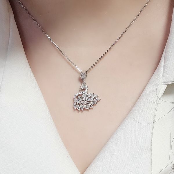 مدال نقره زنانه طرح قو