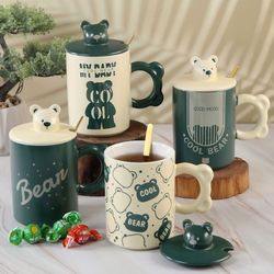 ماگ سرامیکی درب‌دار طرح خرس تدی (مدل Cool Bear) به همراه قاشق استیل