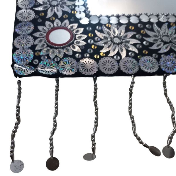 آینه دست ساز طرح سکه دوزی بلوچستان