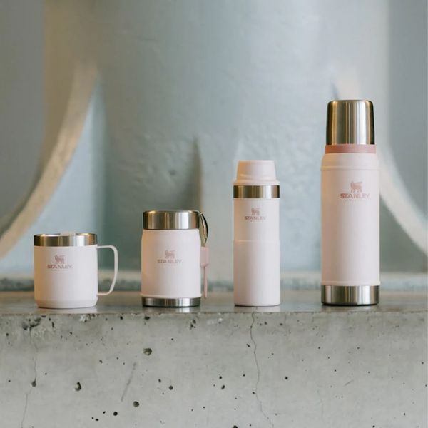 ماگ سفری استنلی مدل Legendary Camp Mug کد S2024 گنجایش 0.350 لیتر