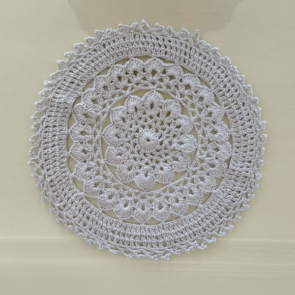 رومیزی دستبافت شاهو مدل Clarevine