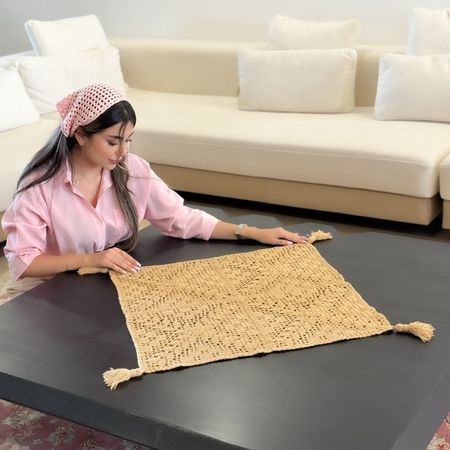 رومیزی دستبافت شاهو مدل Ambrina