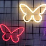 چراغ نئونی دیواری طرح پروانه