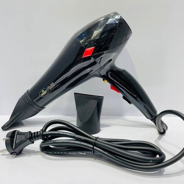 سشوار مکس مدل MAX 800 با موتور قدرتمند 4000 وات