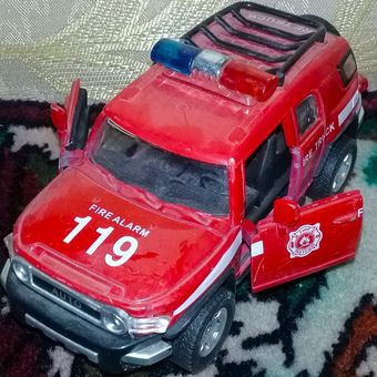 ماکت فلزی تویوتا FJ کروزر آتش نشان موزیکال ارسال