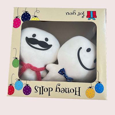 پک هدیه شامل سیبیلو با شالگردن و کله گردلی با پاپیون آبی