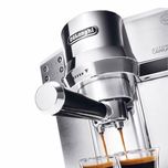 اسپرسوساز خانگی 1200 میلی‌لیتری دلونگی مدل EC850M با مصرف پودر قهوه، مناسب تهیه اسپرسو، کاپوچینو و کافه لاته