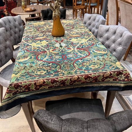 رومیزی مخمل شیراز کد 208 – شیک و ضدلک برای زیرسفره