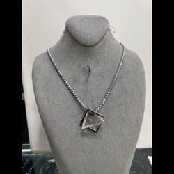 گردنبند مثلث و مربع
