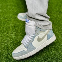 نایکی ایر جردن 1 ساقدار هایپر رویال || Nike Air Jordan 1 High OG Hyper Royal