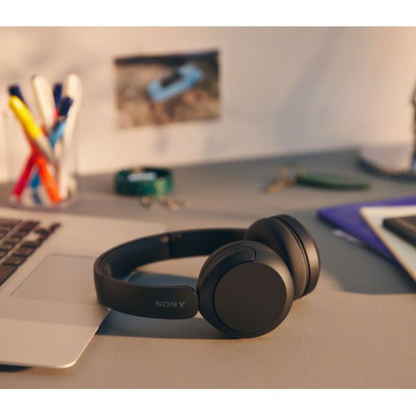 هدفون بلوتوثی سونی مدل WH-CH520 با نویز کنسلینگ فعال (ANC)، درگاه شارژ USB Type-C، دارای پشتیبانی از دستیار صوتی Google Assistan