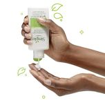 کرم مرطوب کننده و نرم کننده سیمپل مدل E حجم 120 میلی لیتر