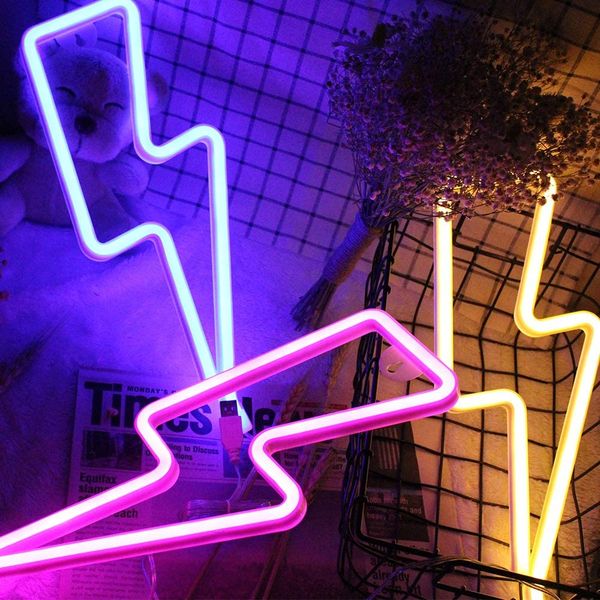 چراغ نئونی دیواری طرح صاعقه