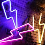چراغ نئونی دیواری طرح صاعقه